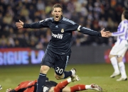 开云体育中国官网-上海队狂胜鹌鹕，布克里程碑之夜，一场跨越篮球世界的胜利