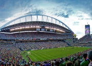 开云体育登录-绿茵场与篮球馆的冰火交响，德甲争冠焦点战与湖人爆冷篮网的启示