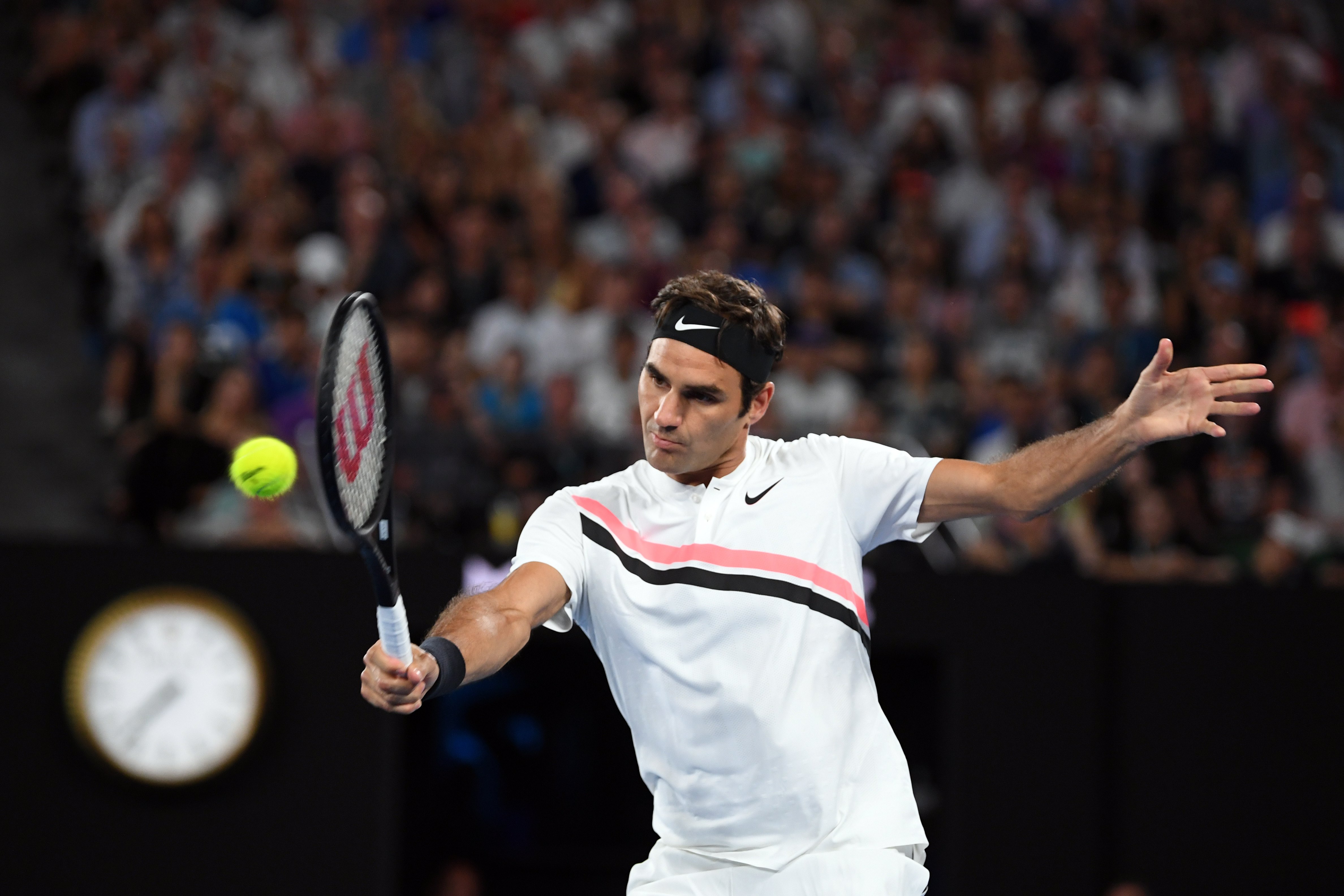 西班牙网球队翻盘澳大利亚网球队,费德勒打破历史纪录的简单介绍 西班牙网球队翻盘澳大利亚网球队,费德勒打破历史纪录的简单介绍