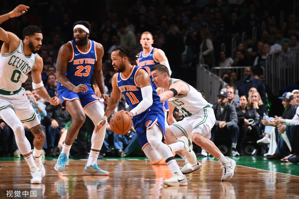 北京队横扫青岛队,布伦森点燃赛场 北京队横扫青岛队,布伦森点燃赛场