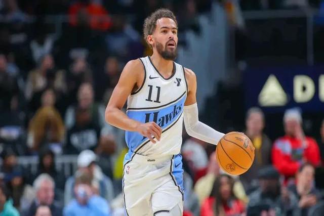 北京队横扫青岛队,布伦森点燃赛场 北京队横扫青岛队,布伦森点燃赛场