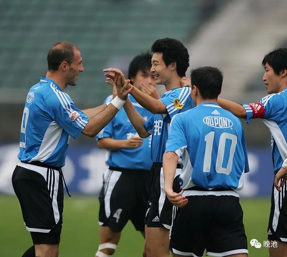 包含重庆力帆球队集体努力为世界舞台做准备的词条