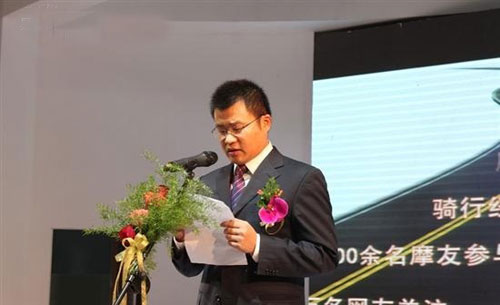 包含重庆力帆球队集体努力为世界舞台做准备的词条