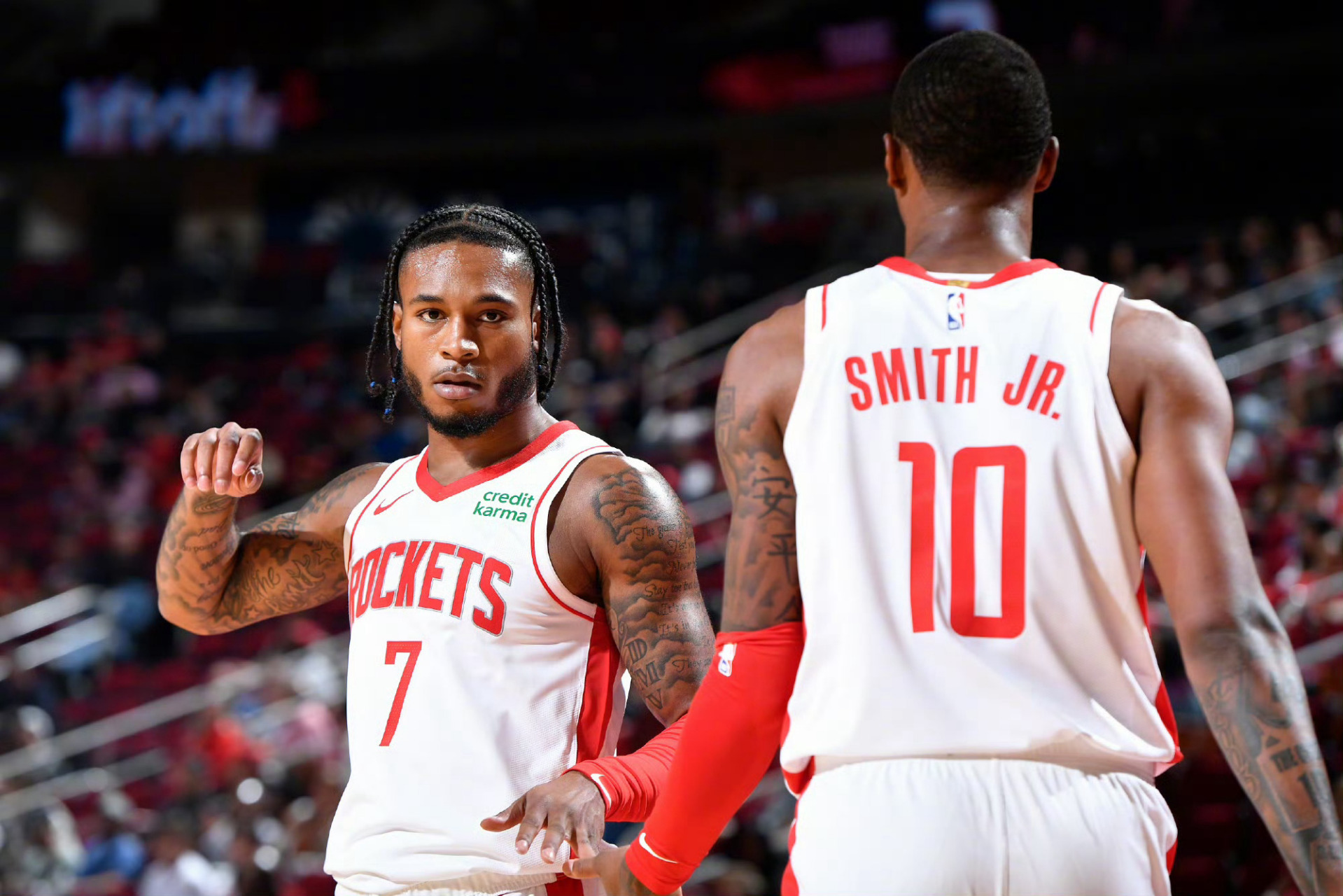 火箭队换帅后取得连胜，球员个个发挥出色