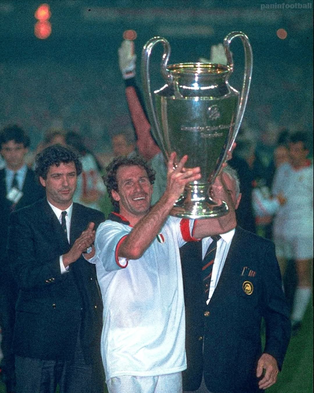 国际米兰门将神勇扑救力保平局的简单介绍 国际米兰门将神勇扑救力保平局的简单介绍