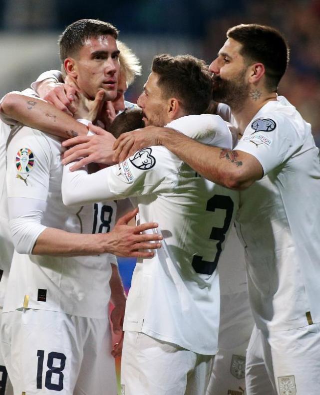 包含德国客场一球小胜罗马尼亚，欧预赛战绩领先强劲的词条