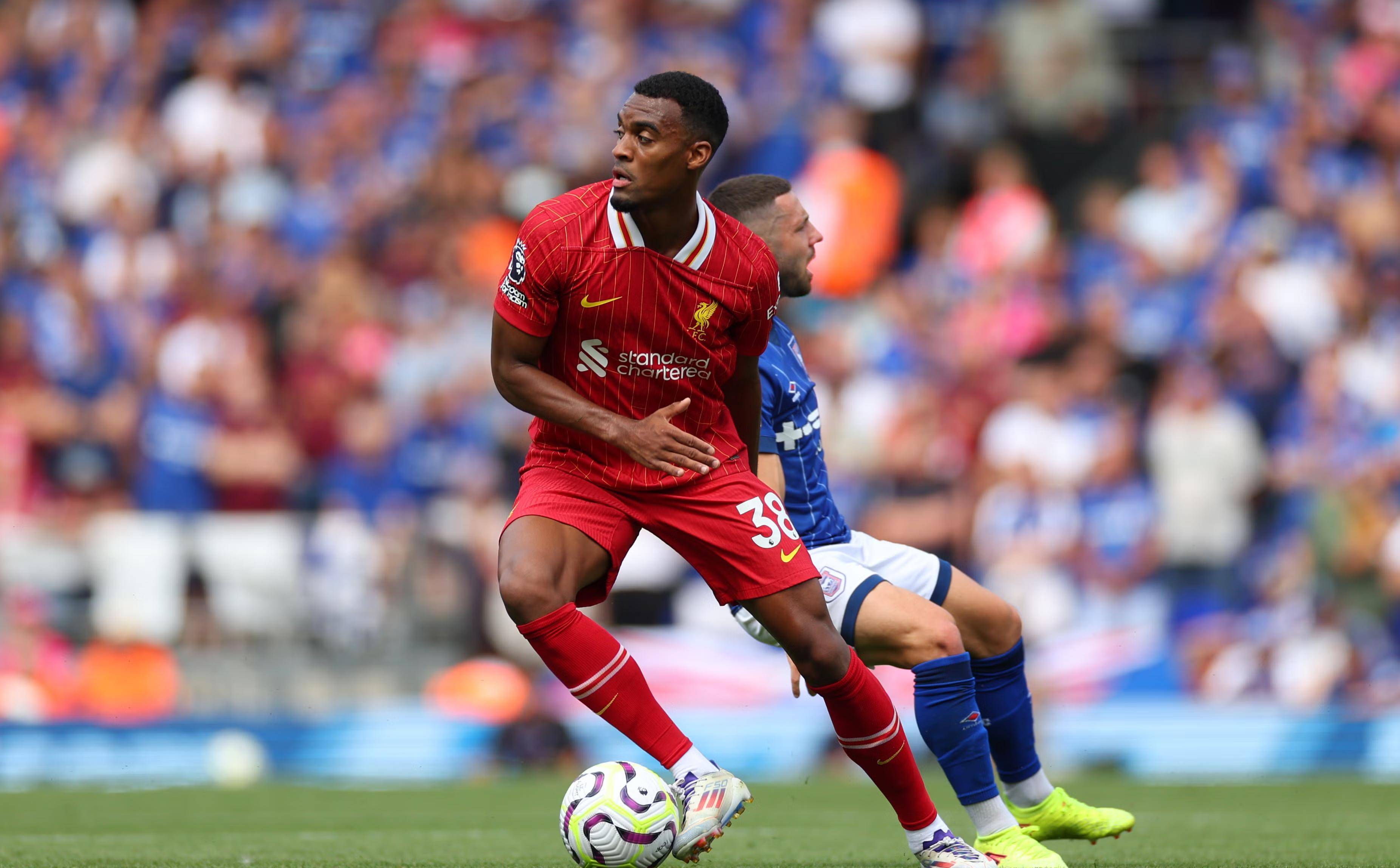 球队防守稳固,持续在比赛中表现出色 球队防守稳固,持续在比赛中表现出色