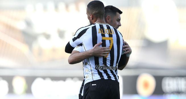 昂热击败梅斯,豪取三连胜稳住领跑位置的简单介绍 昂热击败梅斯,豪取三连胜稳住领跑位置的简单介绍