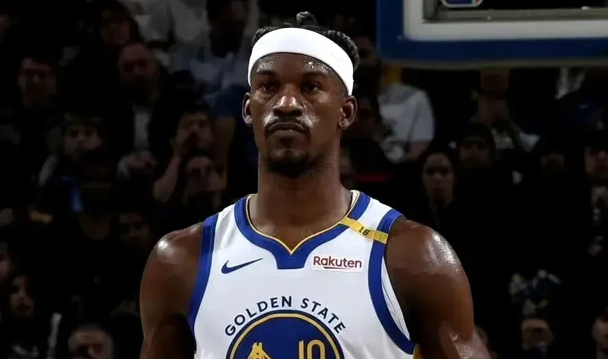 勇士战绩下滑，队伍整体未能适应