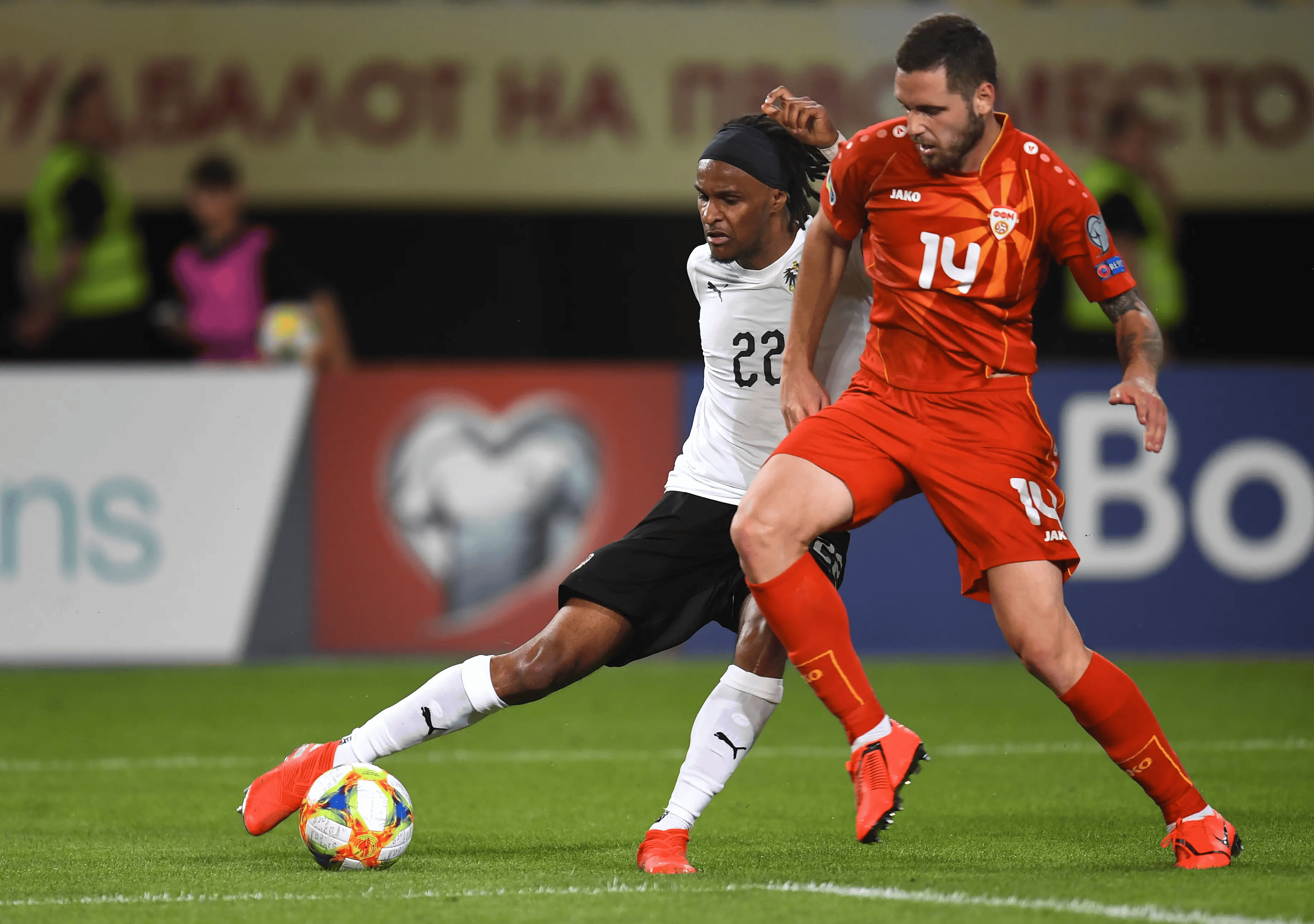 郊斯员基本拉脱维亚，欧洲杯资格预选赛局面生动的简单介绍