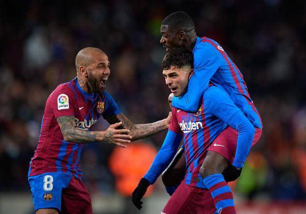 包含塞维利亚连续五战不败，攀升积分榜的词条