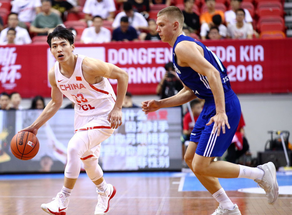 关于新疆男篮击败对手，势必稳守榜首位置的信息