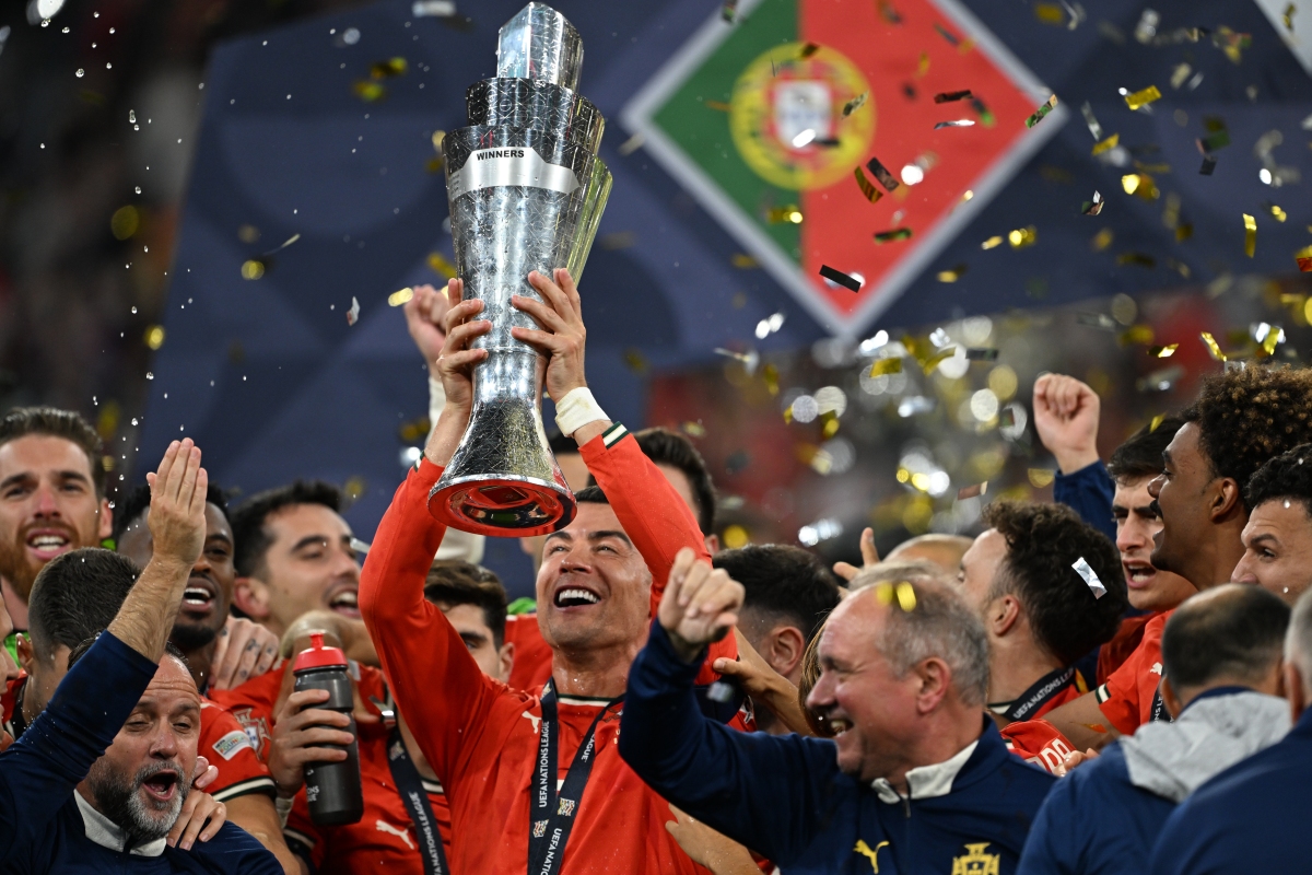 包含摩纳哥取得胜利，领跑法国足球联赛的词条