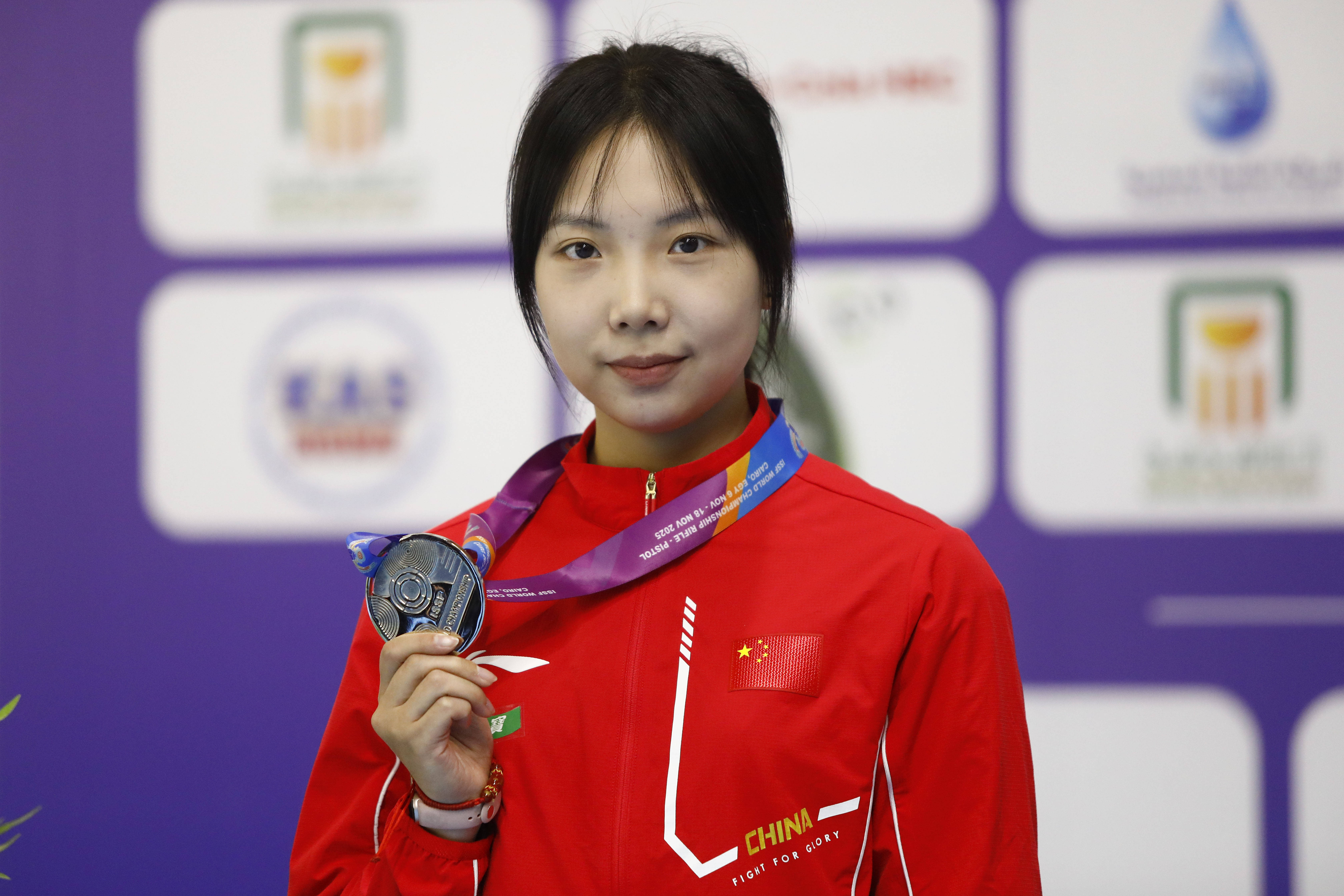 包含射击女子米步枪：乌克兰选手夺冠的词条