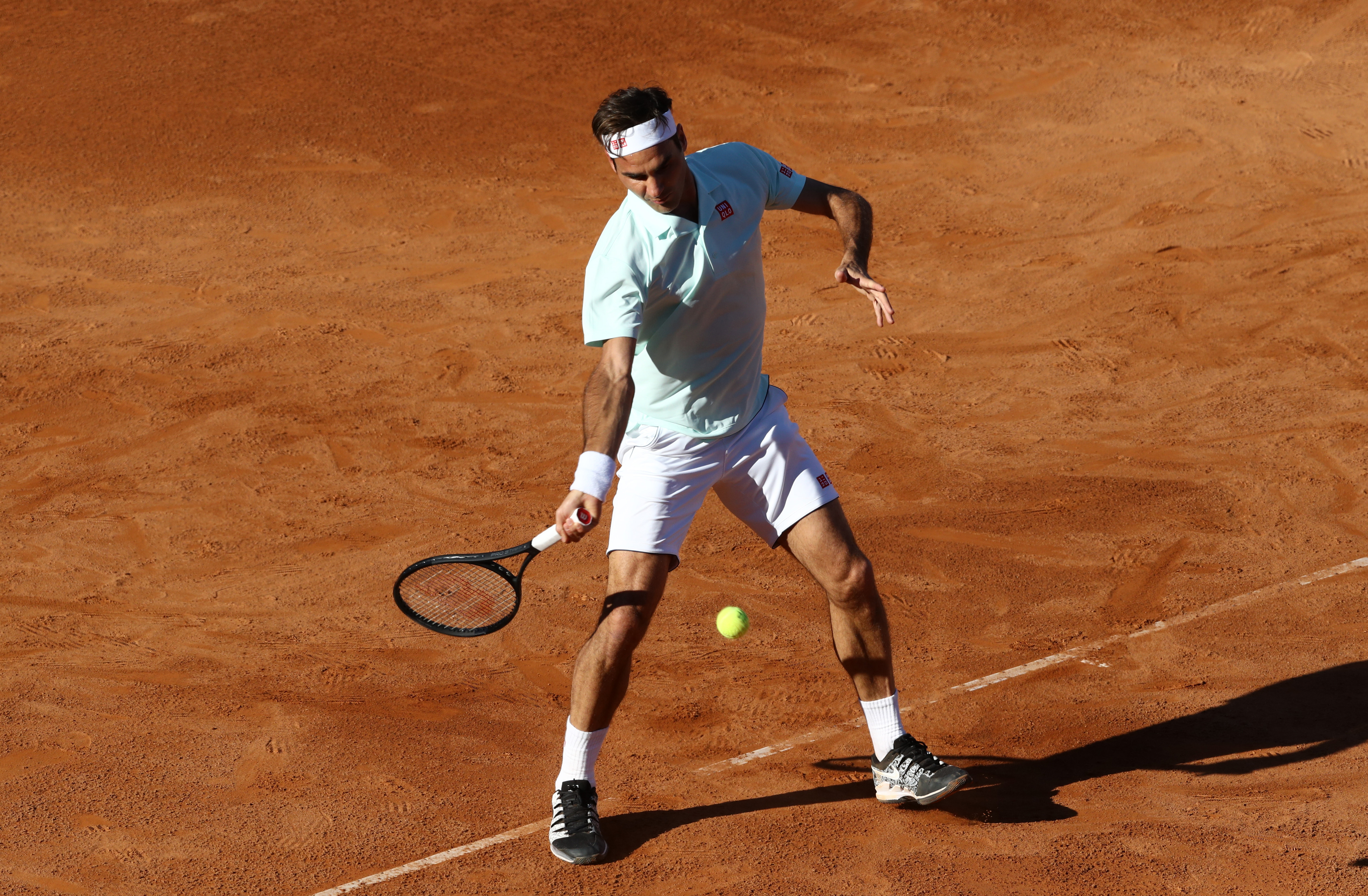 世界网球队轻取日本网球队,费德勒关键制胜的简单介绍 世界网球队轻取日本网球队,费德勒关键制胜的简单介绍