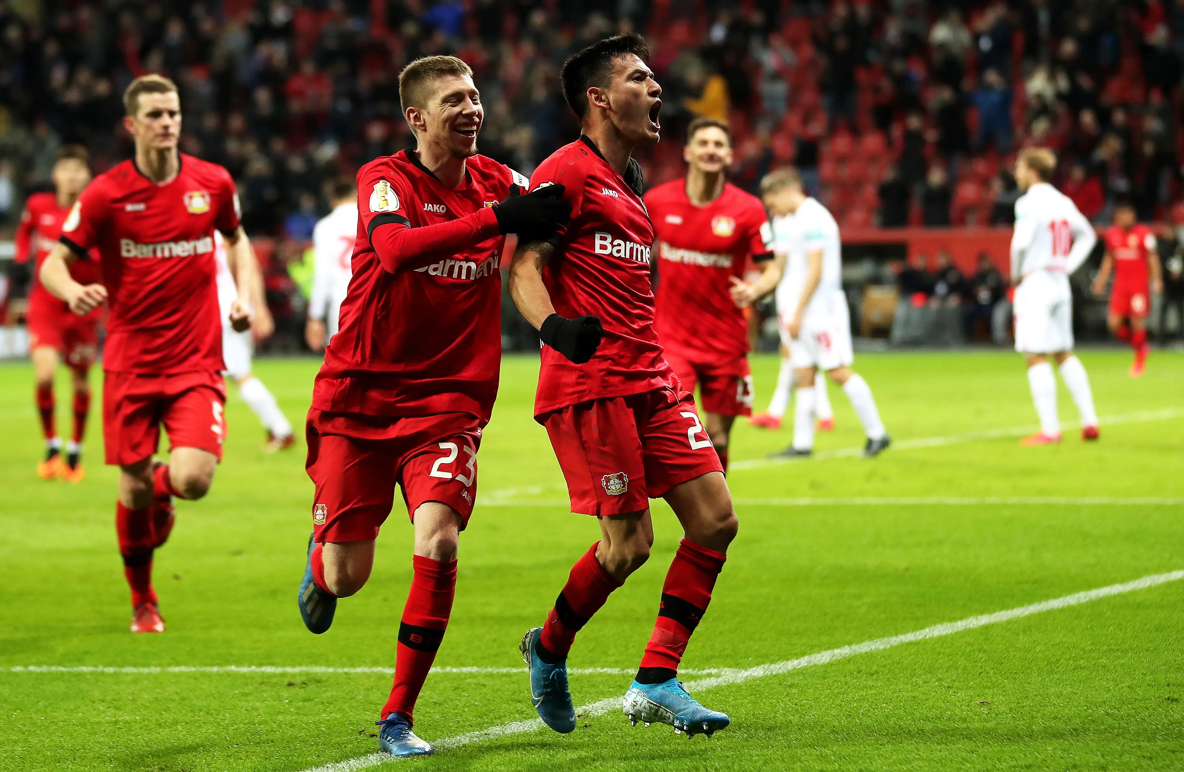 包含勒沃库森险胜德国，孔德点燃赛场的词条