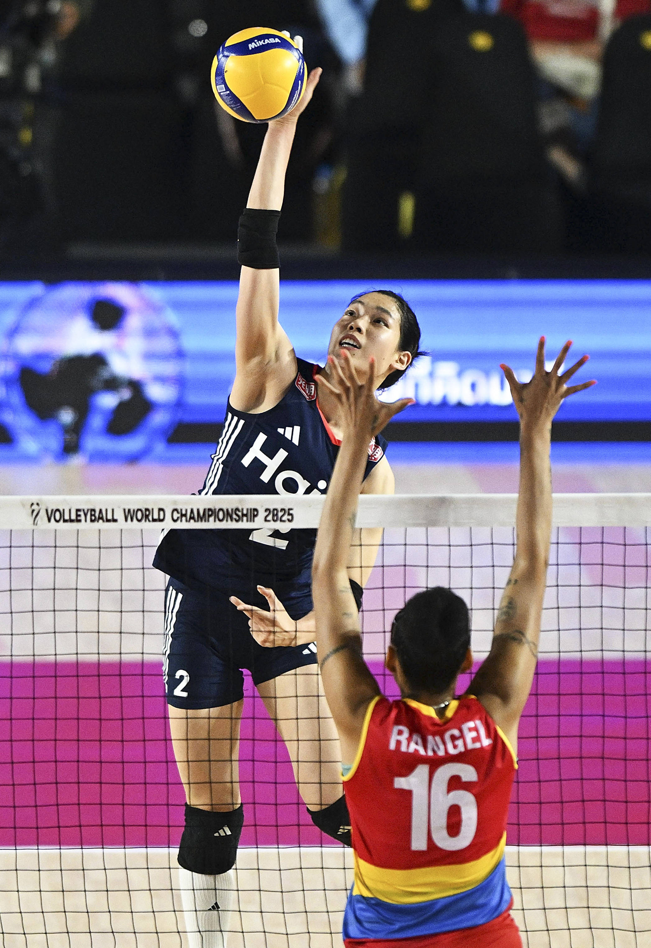 哥伦比亚队取得胜利进入决赛