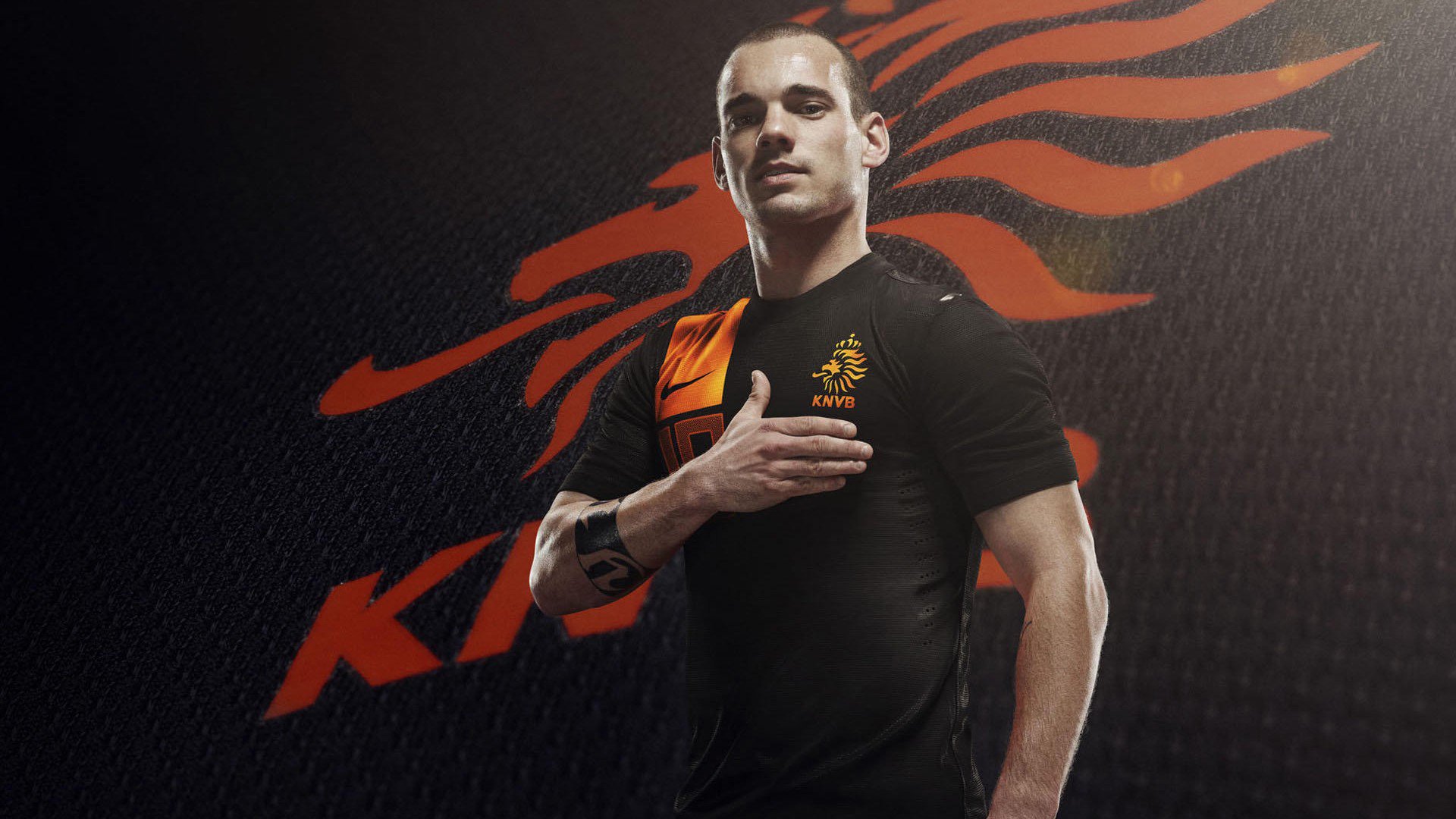 赛道与球场，F1新赛季揭幕战之夜，武切维奇如何诠释统治力